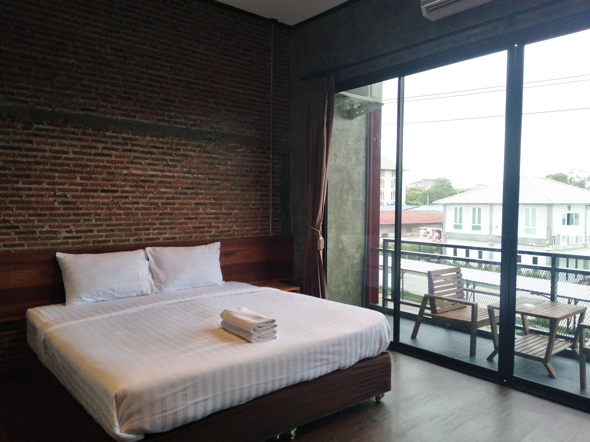 One Four Seven Hotel & Snooker Bar Rayong Dış mekan fotoğraf