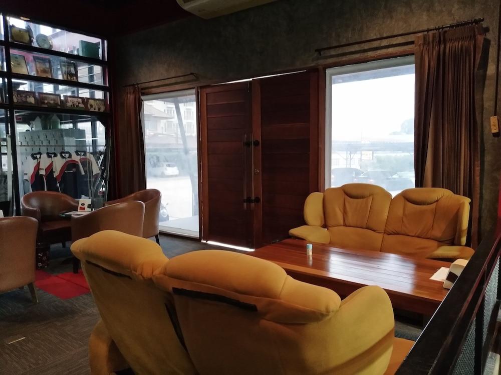 One Four Seven Hotel & Snooker Bar Rayong Dış mekan fotoğraf