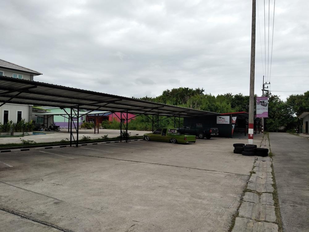 One Four Seven Hotel & Snooker Bar Rayong Dış mekan fotoğraf