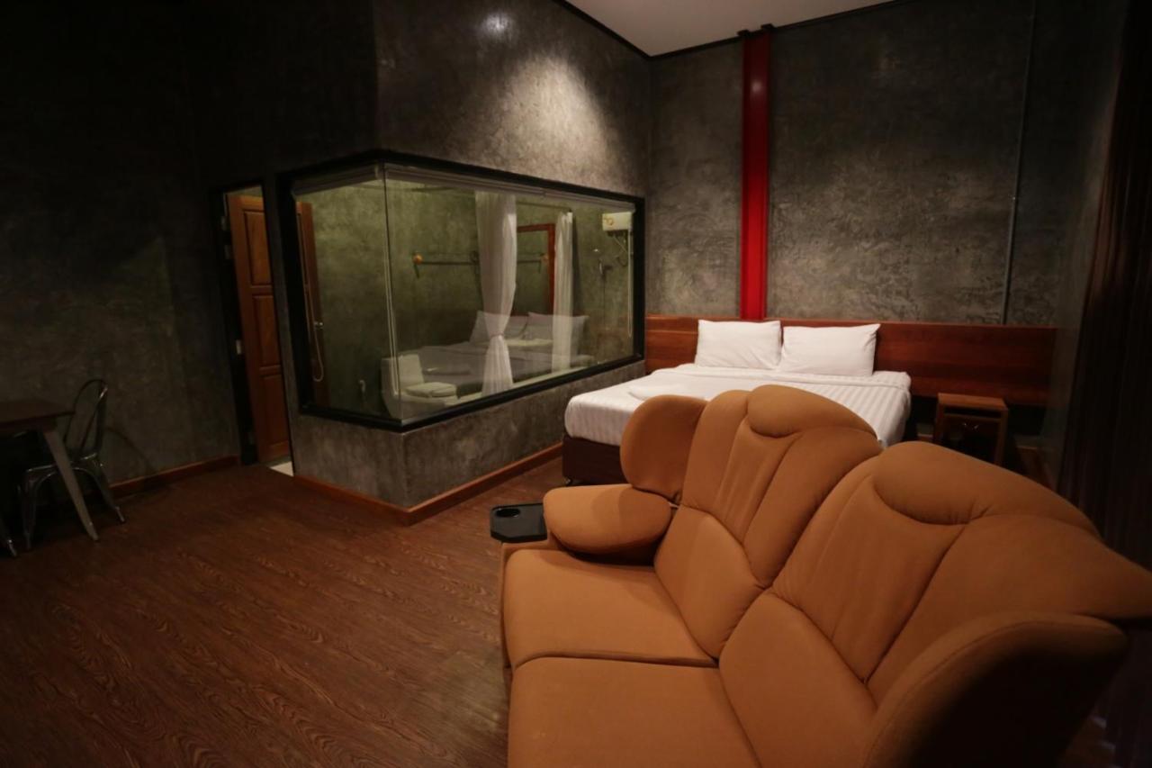 One Four Seven Hotel & Snooker Bar Rayong Dış mekan fotoğraf