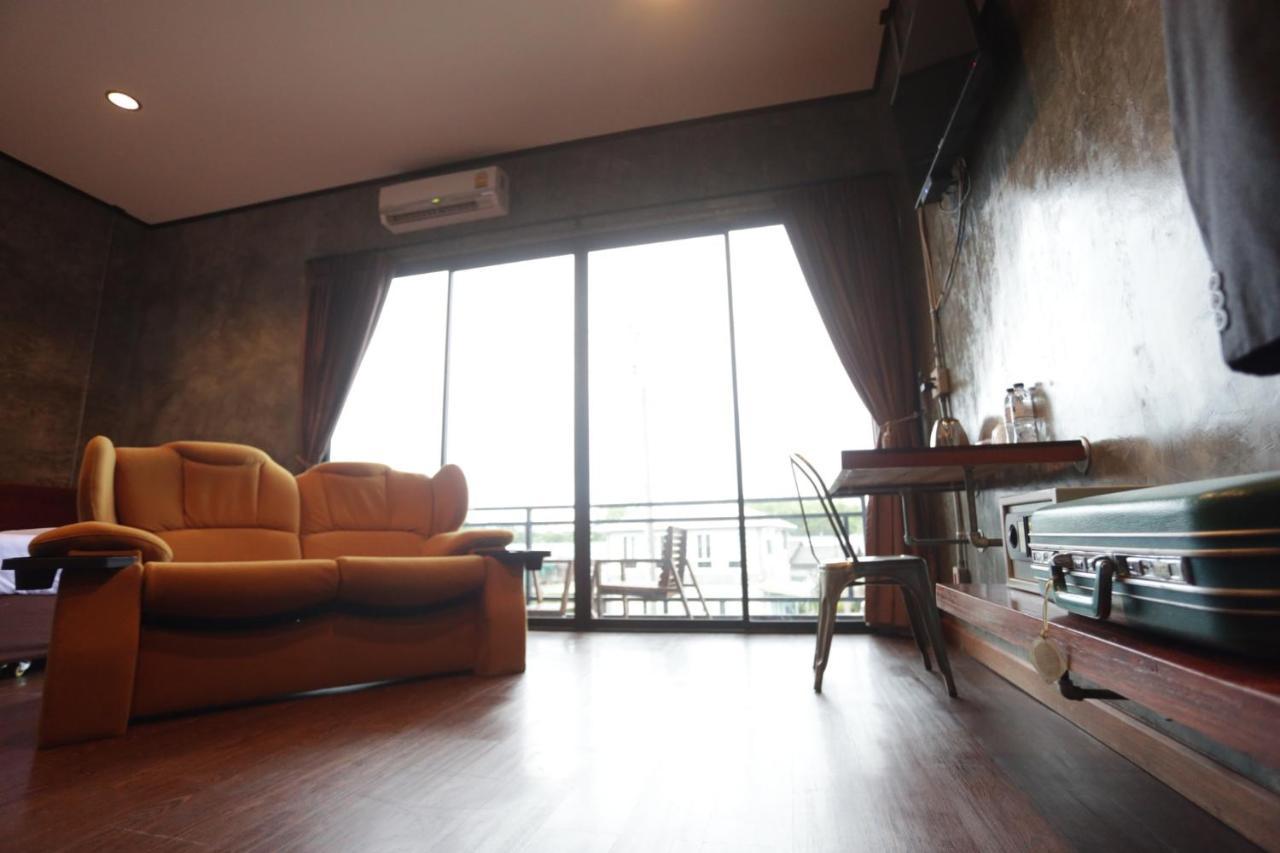 One Four Seven Hotel & Snooker Bar Rayong Dış mekan fotoğraf