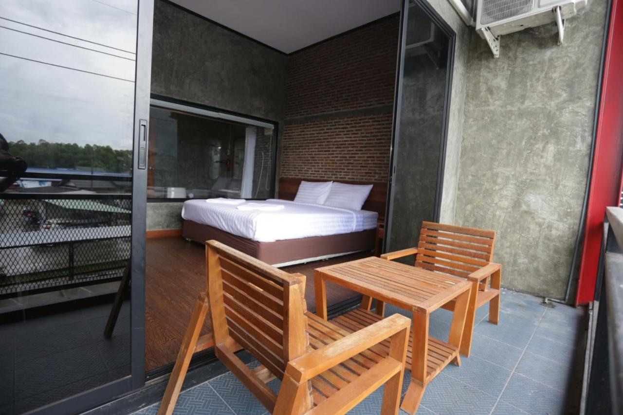 One Four Seven Hotel & Snooker Bar Rayong Dış mekan fotoğraf