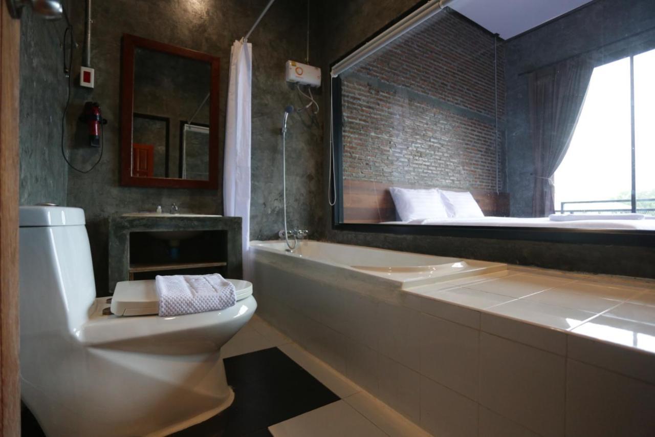 One Four Seven Hotel & Snooker Bar Rayong Dış mekan fotoğraf