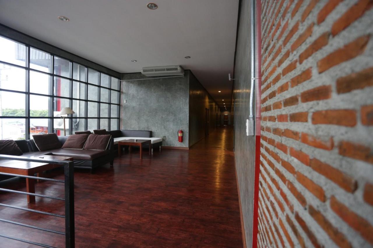 One Four Seven Hotel & Snooker Bar Rayong Dış mekan fotoğraf
